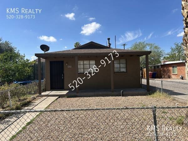$1,200 / 2br - Dos habitaciones y un baño 4510 E 19th Street63674860330371120
