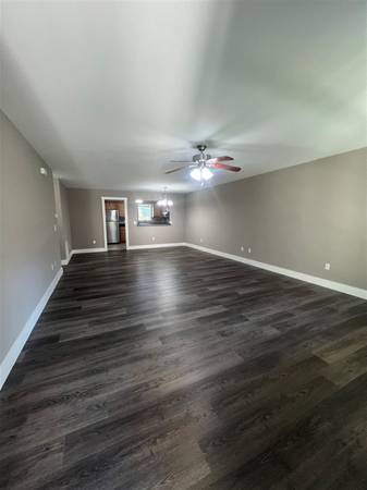 $1695.00 / 2br - 1200ft2 - 2 Dormitorios 2 Baños Duplex Lateral con Garaje para 2 Autos Recién Reformado Disponible64029203156225123