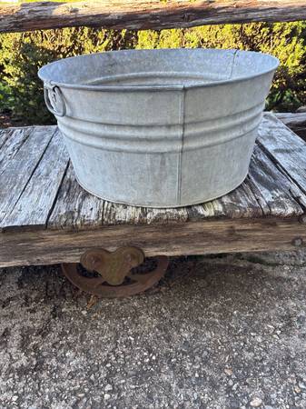 Vintage wash tub 1