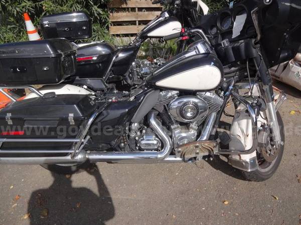 2013 Harley Davidson FLHTP Police Motorcycle Parts 1