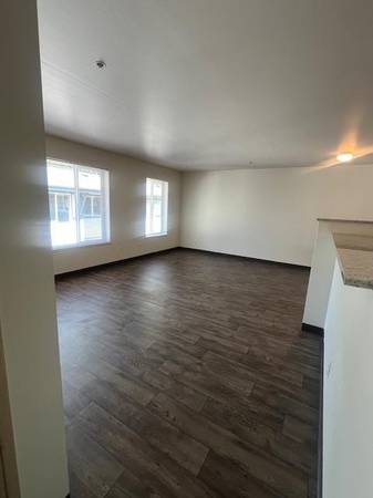 $2,650 / 2br - 884ft2 - Walk to UW! Modern 2 BR with In-Home Laundry & Balcony Options (U District)64031308449027124