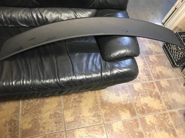 CHRYSLER 300 TRUNK SPOILER 1