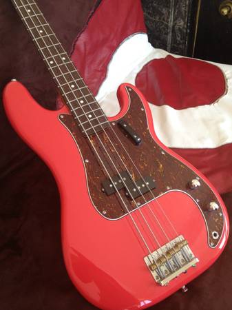 Squier By Fender Classic Vibe 60 MIC Precision Bass 1