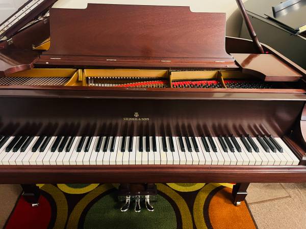Piano - Steinway Model M - Free Delivery* 1