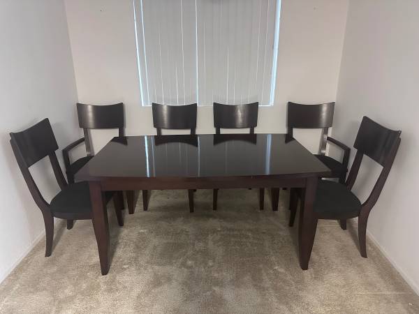 Dining table & chairs 1