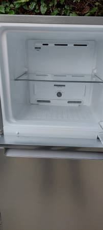 FREE DELIVERY WHIRLPOOL REFRIGERATOR 1
