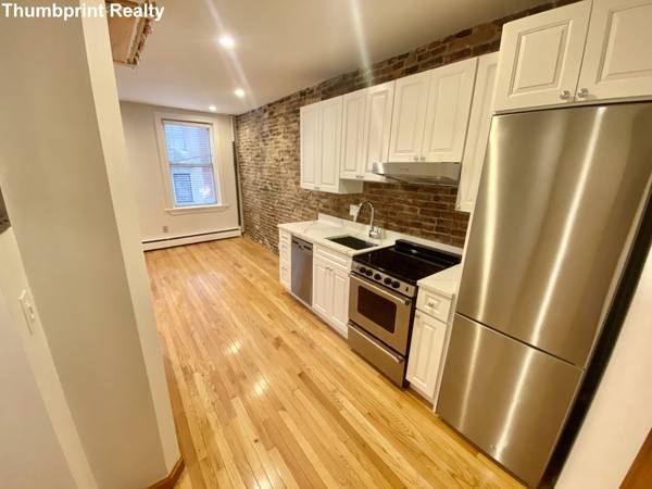$2,800 / 2br - Beautiful Two Bedroom with Heat and Hot Water included available (Beacon Hill)63828558262913120