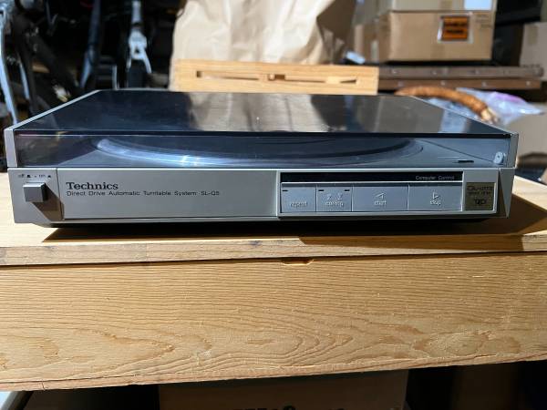 Technics Quartz Direct Drive SL-Q5 turntable 1
