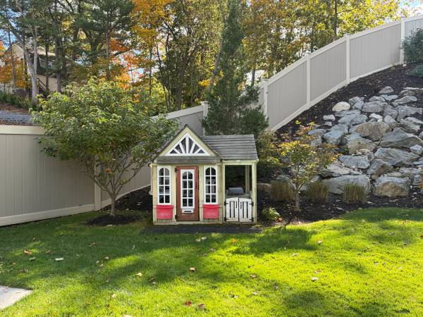 KidKraft Outdoor Playhouse (Pending Pickup) 1