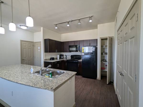 $1,919 / 2br - 1124ft2 - Private Screened Patio and Pool Open Year Round (MIDLAND)63622616216323121
