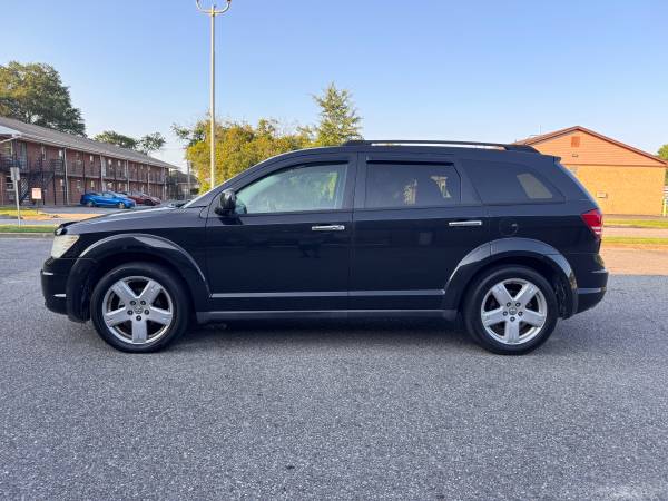 ▪️2010 Dodge Journey SXT - Kilometraje bajo▪️ - $2,950 (Chesapeake)63621685735681124