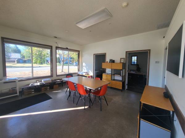 $1,200 / 800ft2 - 800 sqft Office Space Available in downtown Post Falls area (Post Falls)63969874654594120
