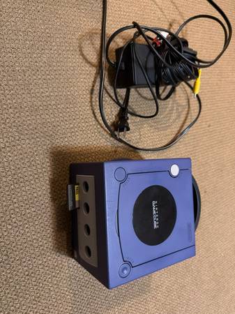 Nintendo Gamecube and memory card- DOL-001 -works and great condition 1
