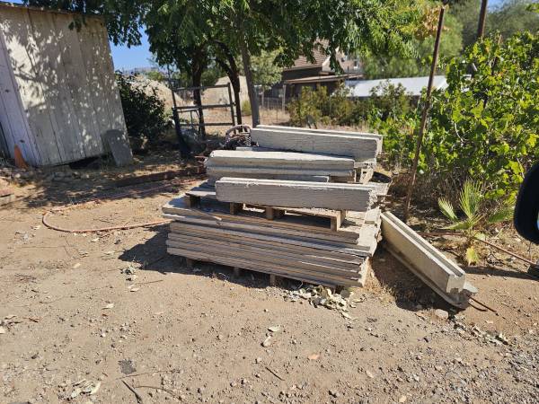 Concrete retaining panals 1