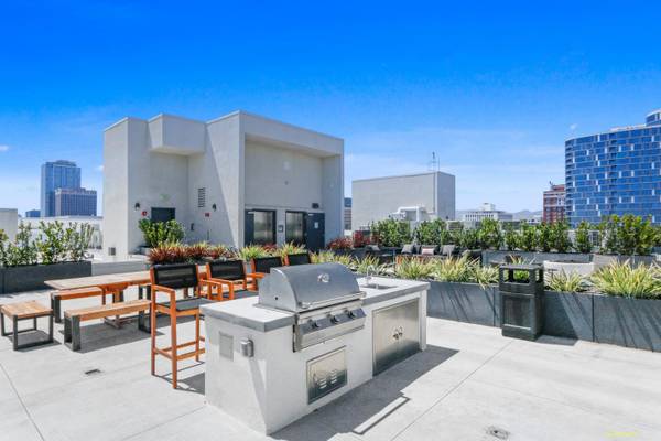 $3,475 / 2br - 1191ft2 - Brand New 2 Bedroom + Den in Koreatown, SS Appliances, Pet-Friendly (Koreatown)63701185609729123