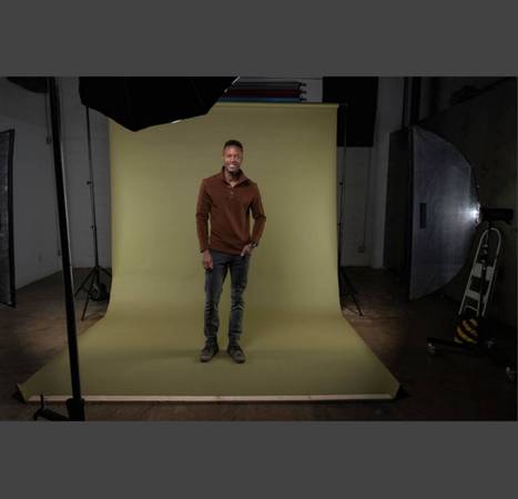 Seamless Paper 107" x 36'
LEAF GREEN Seamless Background Paper for photography & 1