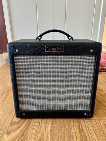 Fender Pro Junior III (2011), Excellent Condition, Upgraded Speaker 1