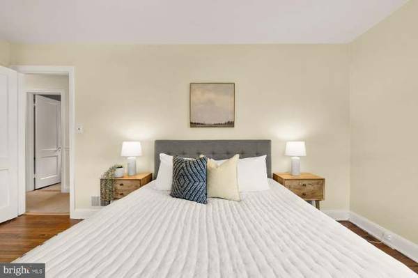 $1,250 / 1 habitación - Habitación grande en Takoma Park, servicios incluidos63511610344579121