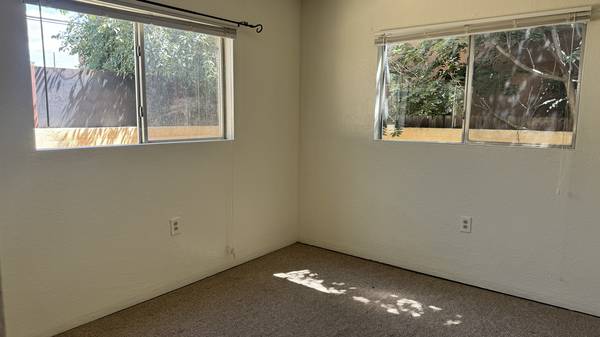 $1,900 / 2hab - 1000ft2 - 2 habitaciones más oficina 1.5 baños dúplex cerca de TuneUp/St Annes/Servicios incluidos $1900 (Hickox)63659798057859123