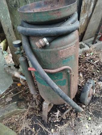 INDUSTRIAL SANDBLASTER 1