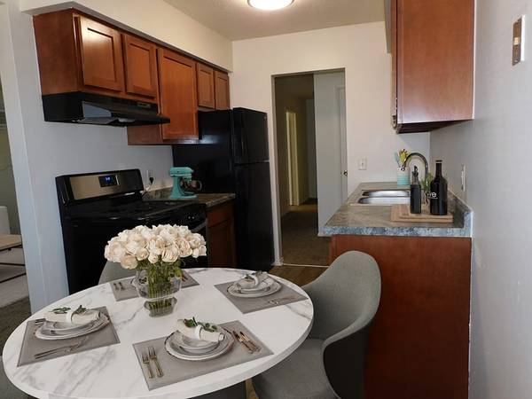$1,165 / 1br - 600ft2 - Refrigerator, Air Conditioner, Flex Rent Payments (6624 West Broadway Avenue, Brooklyn Park, MN, USA, Brooklyn)64003959815425122
