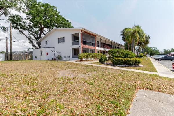 $2000.00 / 2br - 913ft2 - 2 Bed 1 Bath Condo 55+ Complex w/ Central AC63976137467139121