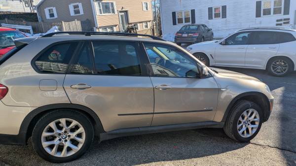 BMW X5 4WD - $6,500 (SOMERVILLE)63623667299585122