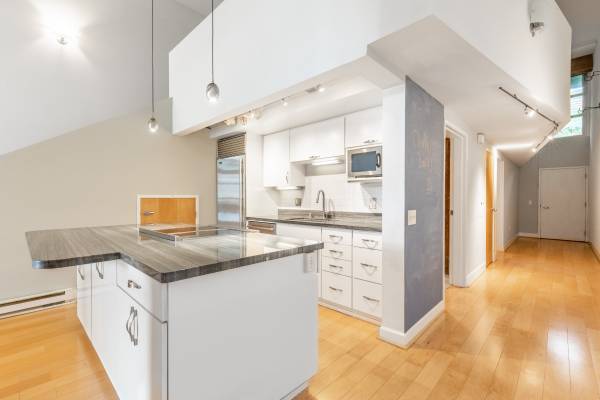 $5,300 / 2br - 1250ft2 - The Harbor Lofts | Two-Level 2 BD Loft W 15' Ceilings| Ava Mid October (SOMA / south beach)63834322410881120