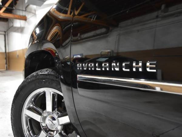 2013 Chevrolet Avalanche Black Diamond LTZ 4D SUV 4WD - $26,766 (¡COCHE DE CALIDAD A PRECIOS ASEQUIBLES!)63624833770371124