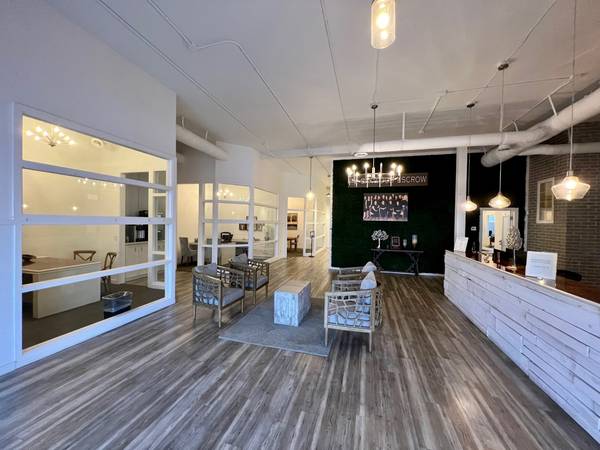 $8,683 / 3432ft2 - Classy Retail or Office Suite LA MESA! (La Mesa)64217142572034120