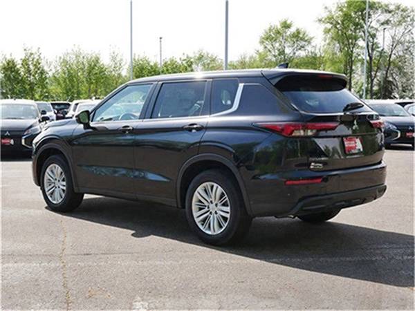 2024 Mitsubishi Outlander ES - $27,790 (White Bear Lake, MN)63499549293955124