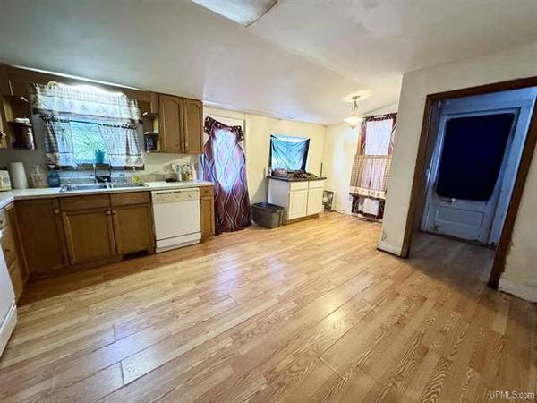 $69,500 4 BR, 2 BA 1909-built home MLS 50191052 (Amasa)64151610248833122