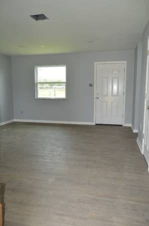 $1200.00 / 3br - Fully Renovated 3 Bed 1 Bath unit in Broussard Complex63857517539073122