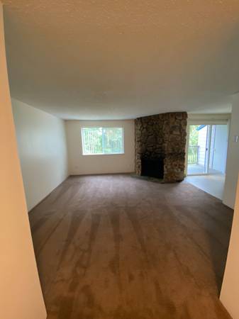 $1,550 / 2br - 890ft2 - ¡2 habitaciones!! ¡¡PRIMER MES COMPLETO GRATIS DE ALQUILER!!! (MILWAUKIE)63956647842819120