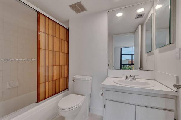 $3,950 / 2br - coral gables condo for rent (coral gables)64051002013441123