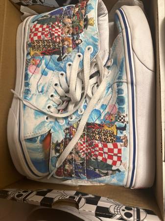 One Piece Van high top collectors edition size 4 boys ir 5.5 womens 1