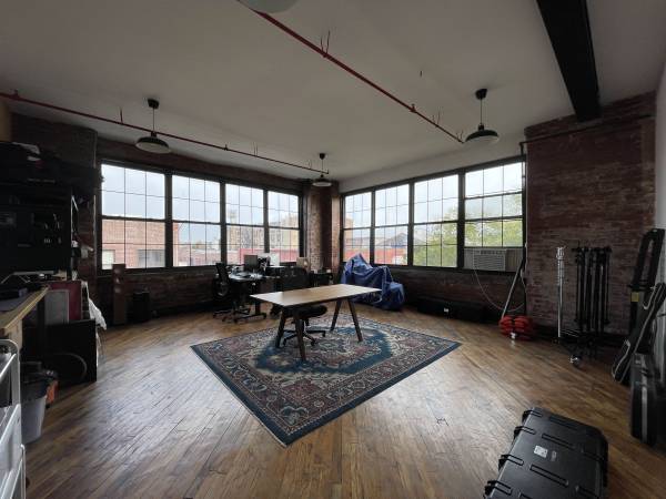 LARGE CORNER LOFT SPACE WITH ELEVATOR NEXT TO THE L TRAIN" BUSHWICK. 1