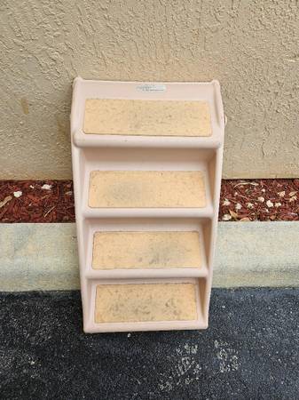 Pet Stairs With Carpet Folds Flat Beige Paw Prints & Lease & Harness - $40 (Pembroke Pines)63471413622657123
