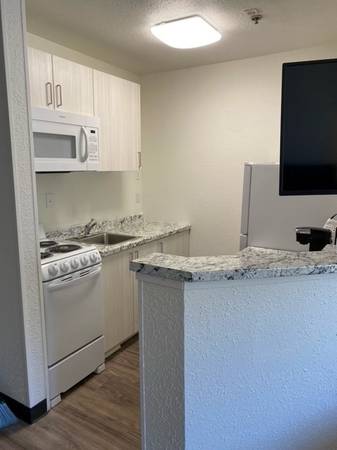 Separate Dining Area, No Long-Term Lease Required, Studio 1