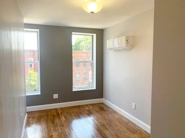 $3,350 / 3br - Amplio apartamento en alquiler, SIN COMISIÓN (E NY)63862609496195121