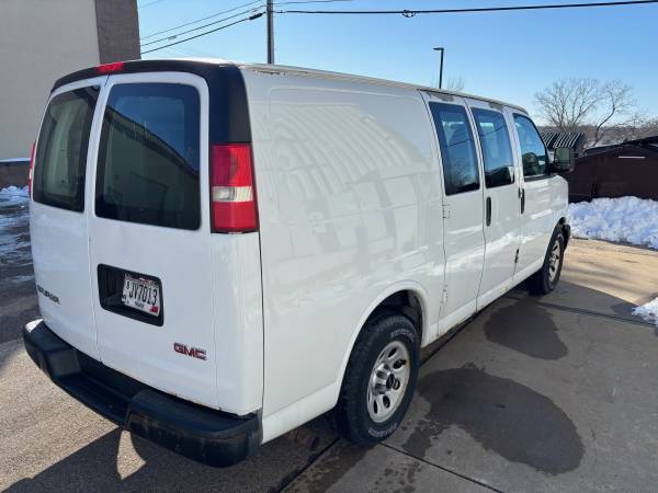 Furgoneta de carga de tamaño completo en venta - $4,000 (Madison, WI)63613834369921122