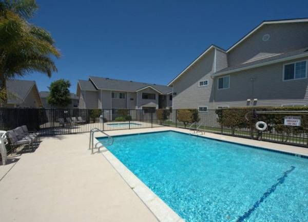 $1,862 / 1hab - Casa club, balcones y patios privados, spa/bañera de hidromasaje (1720 South Depot Road, Santa Maria, CA)63663973947649120