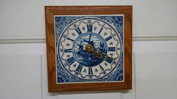 Delft and Blauw Tile Clock 1