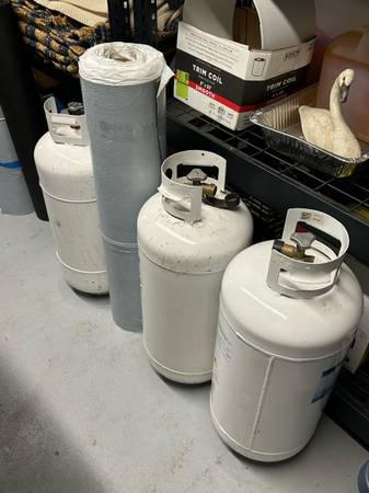 40 lb propane tanks $33 each 1