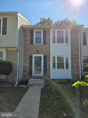 You've got to see this! Townhouse in Laurel. 3 Beds, 2 Baths 1