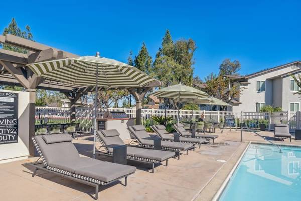 $2,686 / 2br - 900ft2 - Poway CA, Contratos a corto plazo disponibles, 2/hab (13656 Hilleary Pl, Poway, CA)63657123717379121