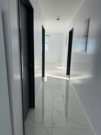 $3,400 / 3br - 3bed/2living/1bath (Honolulu)63939396856067123