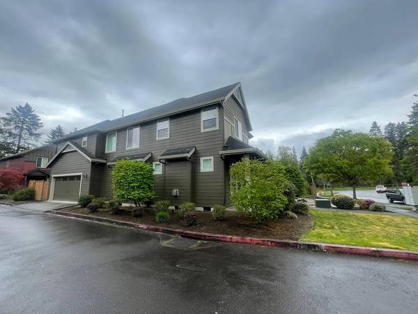 $2,200 / 4br - 🏡 Beaverton 4-Bed Home – Loft, Covered Patio & Prime Location! (NE 103rd Ave, Hillsboro, OR)63999453223811123