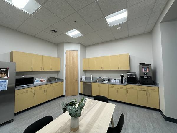 $307 🌟 Your Own Desk — 24/7 Access in a Private Shared Workspace! 🌟 (El Dorado Hills)64150355005313123