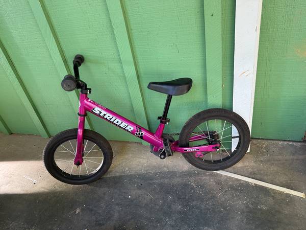 Strider Balance Bike and Pedal Kit 1